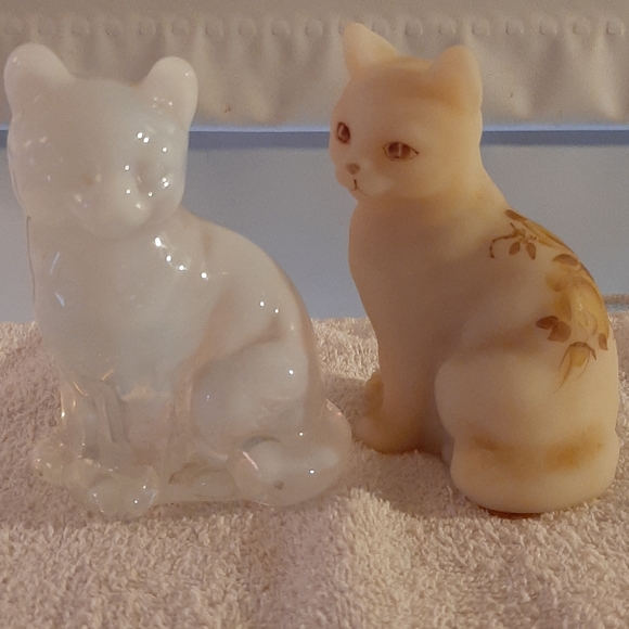 Fenton Other - Set of Fenton cat figurines